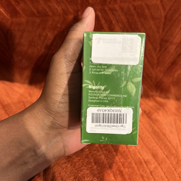 2 Green Mask Stick ( Vigority / exp 11 / 2025 ) - Picture 4 of 5